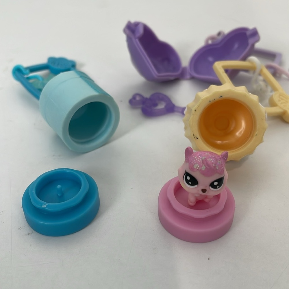 Misc. Littlest Pet Shop Toys LPS Aquarium Turtle Cow Cupcake Animals Keychains - Picture 5 of 6